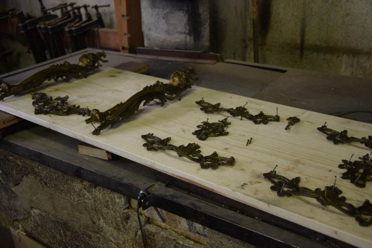 Photo de l'ensemble des bronzes avant désoxydation