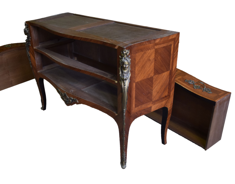 Photo commode avant restauration avec tiroirs