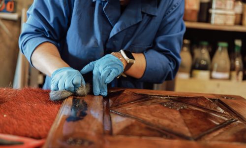 Décapage - atelier Lunel Marie - ébéniste restauratrice de mobilier ancien